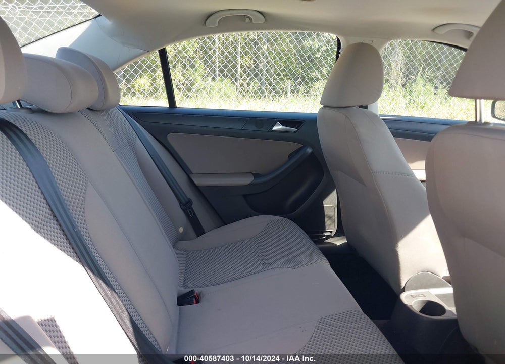 2013 VOLKSWAGEN JETTA 2.0L S VIN: 3VW2K7AJ4DM402199