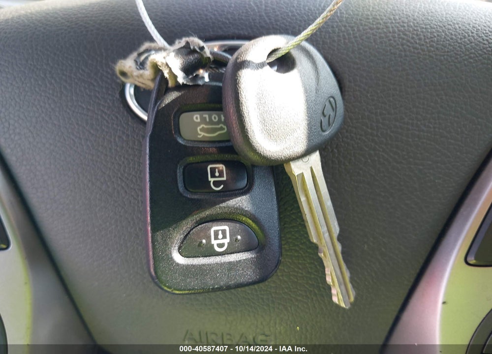 2013 HYUNDAI ELANTRA GLS VIN: 5NPDH4AE5DH442647