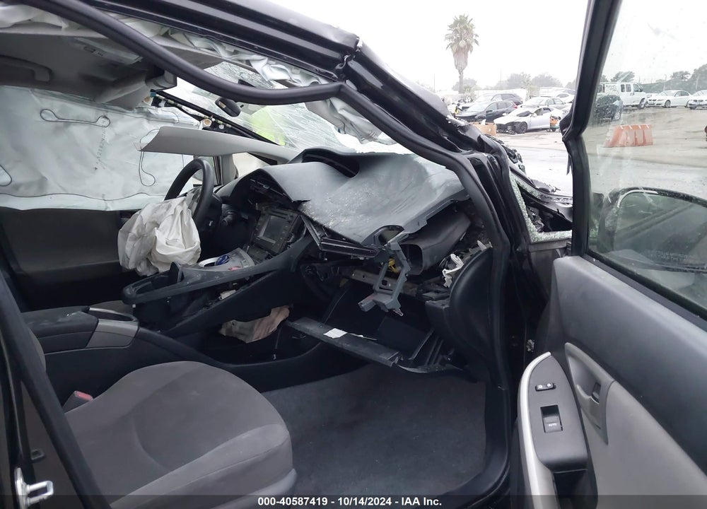 2015 TOYOTA PRIUS VIN: JTDKN3DU4F1876405