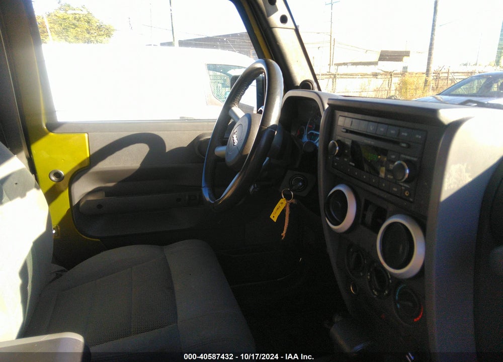 2008 JEEP WRANGLER SAHARA VIN: 1J4FA54198L525313