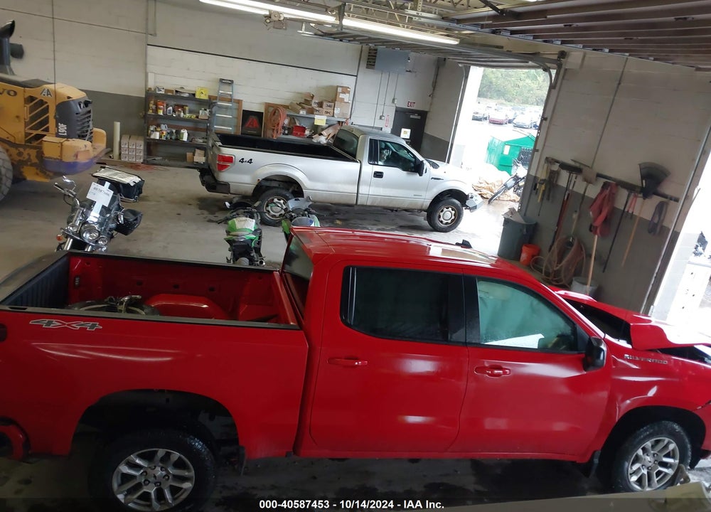 2022 CHEVROLET SILVERADO 1500 4WD SHORT BED RST VIN: 1GCUDEED5NZ624779