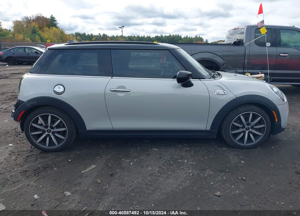 2021 MINI HARDTOP COOPER S VIN: WMWXR5C06M2M95633