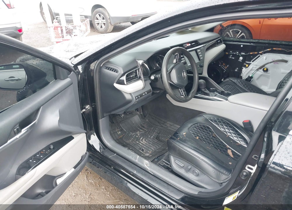 2019 TOYOTA CAMRY LE VIN: 4T1B11HK2KU806141