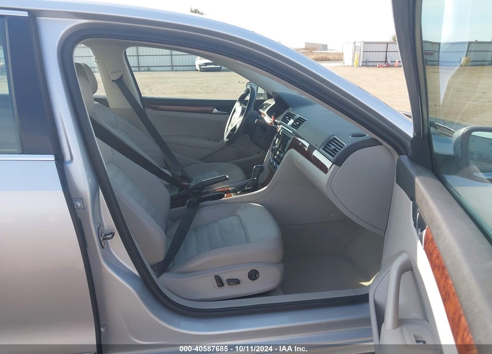 2013 VOLKSWAGEN PASSAT 2.0L TDI SEL PREMIUM VIN: 1VWCN7A36DC137073