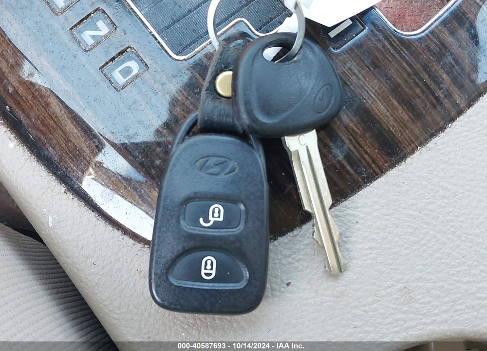 2012 HYUNDAI SANTA FE GLS VIN: 5XYZG3AB9CG125940