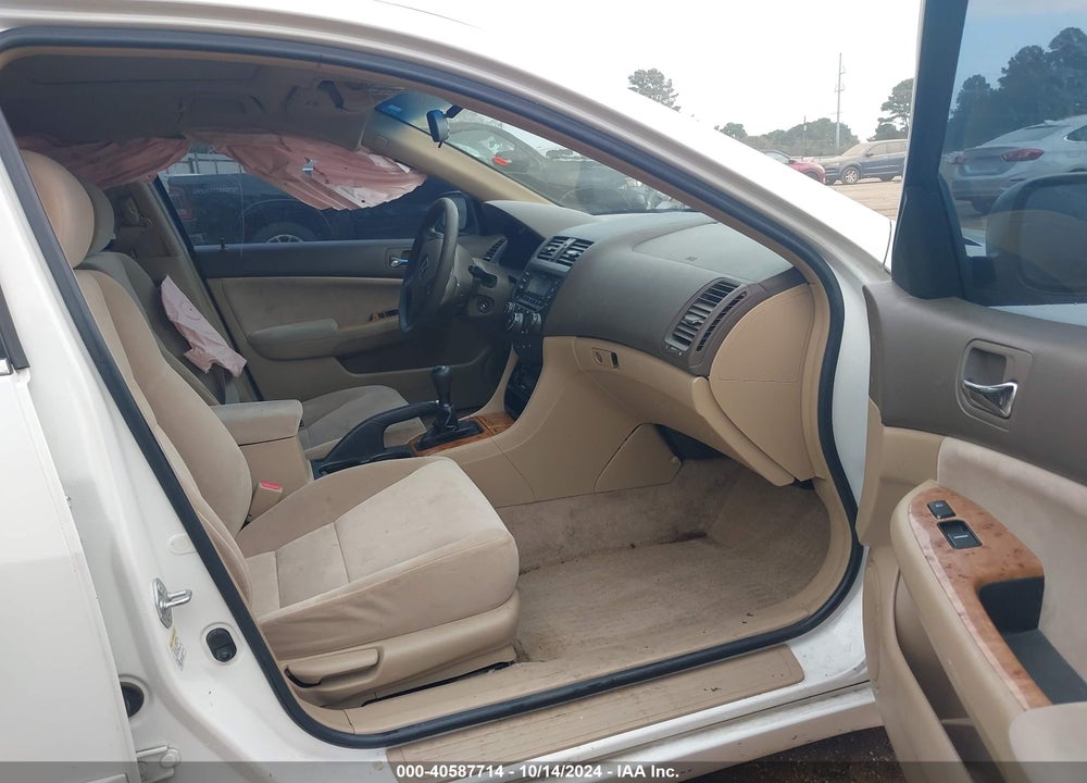 2005 HONDA ACCORD 2.4 EX VIN: JHMCM557X5C001603
