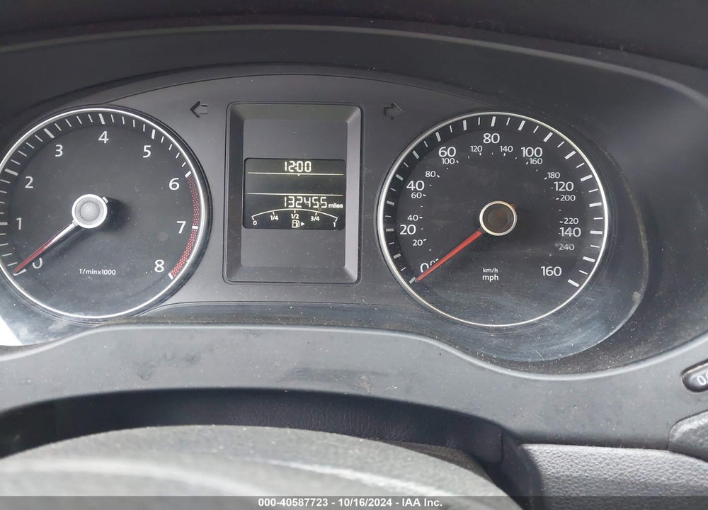 2014 VOLKSWAGEN JETTA 1.8T SE VIN: 3VWD17AJ7EM241943