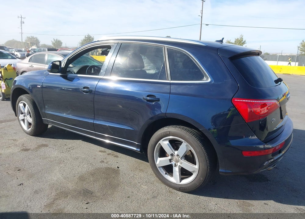 2011 AUDI Q5 3.2 PREMIUM PLUS VIN: WA1WKAFPXBA002232