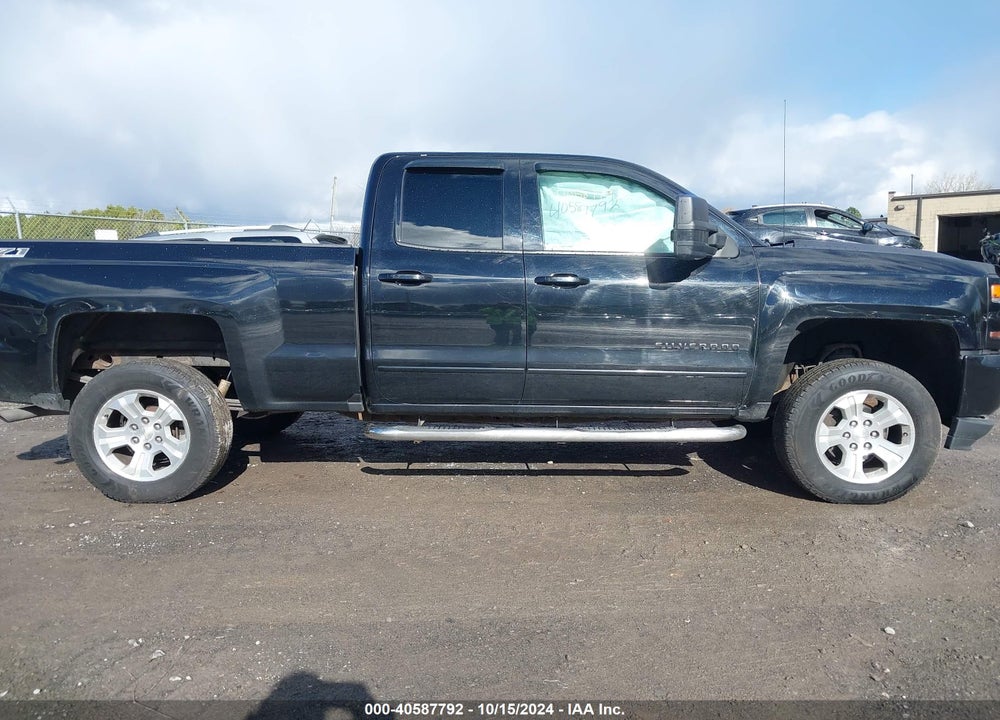 2017 CHEVROLET SILVERADO 1500 2LT VIN: 1GCVKREC8HZ385399