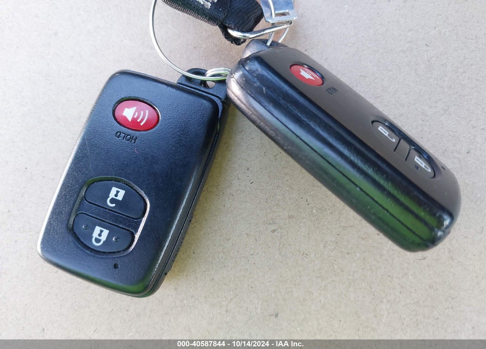 2014 TOYOTA PRIUS THREE VIN: JTDKN3DU7E0366487
