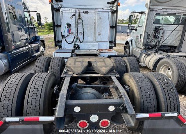 2016 FREIGHTLINER CASCADIA 125 VIN: 3AKJGLDRXGSGW8407