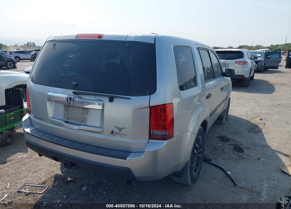 2011 HONDA PILOT LX VIN: 5FNYF3H23BB038142