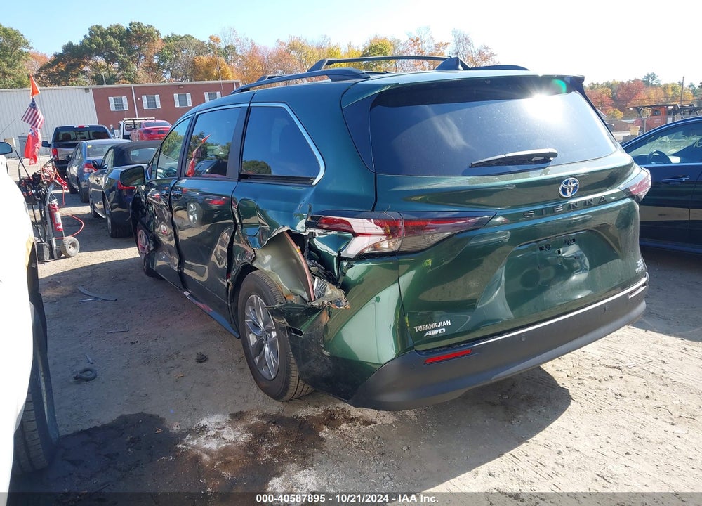 2024 TOYOTA SIENNA XLE VIN: 5TDJSKFC2RS147426