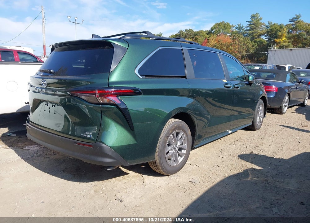 2024 TOYOTA SIENNA XLE VIN: 5TDJSKFC2RS147426