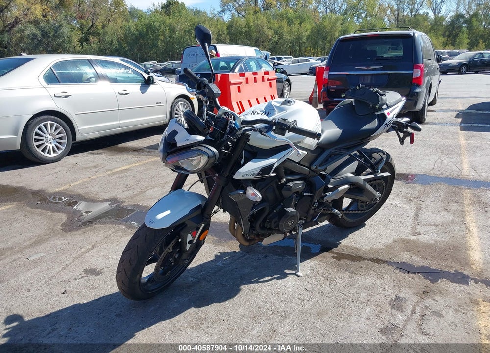 2024 TRIUMPH MOTORCYCLE STREET TRIPLE 765 R VIN: SMTA604S8RTBK1003
