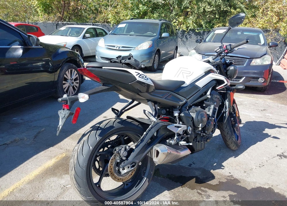 2024 TRIUMPH MOTORCYCLE STREET TRIPLE 765 R VIN: SMTA604S8RTBK1003