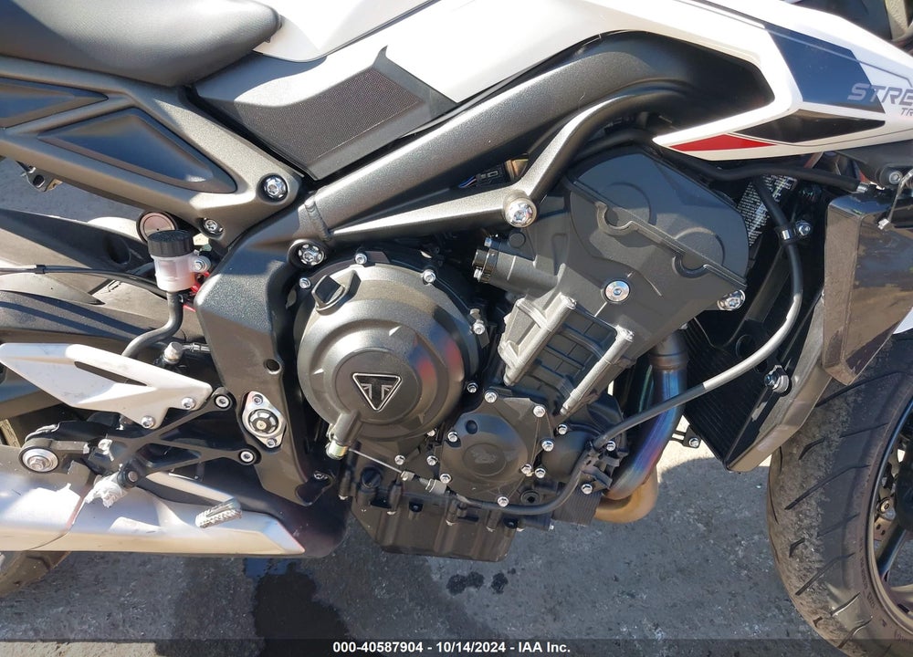 2024 TRIUMPH MOTORCYCLE STREET TRIPLE 765 R VIN: SMTA604S8RTBK1003