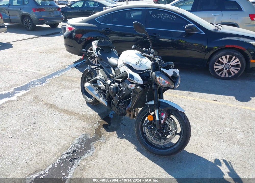 2024 TRIUMPH MOTORCYCLE STREET TRIPLE 765 R VIN: SMTA604S8RTBK1003