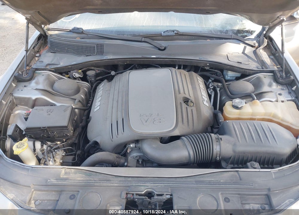 2011 CHRYSLER 300C VIN: 2C3CA6CT1BH523730