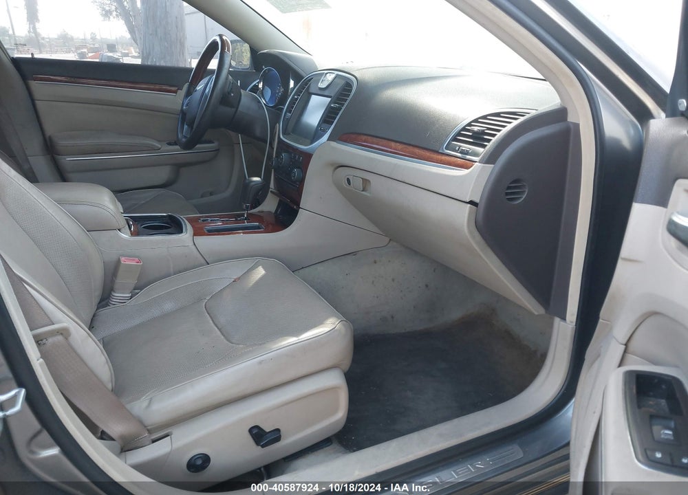 2011 CHRYSLER 300C VIN: 2C3CA6CT1BH523730