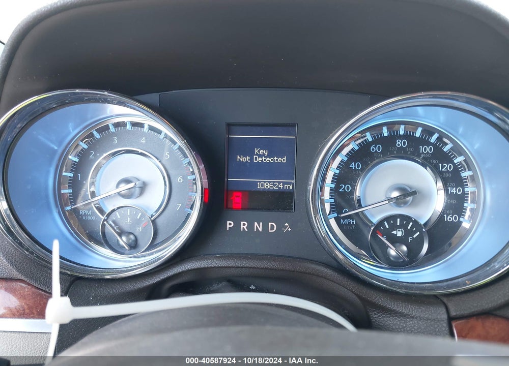 2011 CHRYSLER 300C VIN: 2C3CA6CT1BH523730