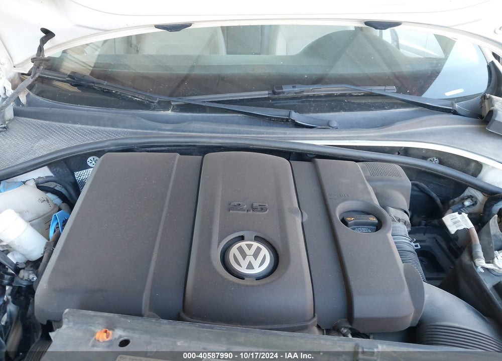2013 VOLKSWAGEN PASSAT 2.5L SE VIN: 1VWBP7A32DC077864