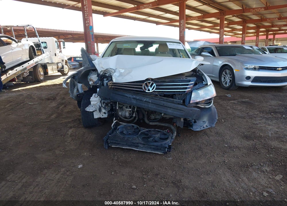 2013 VOLKSWAGEN PASSAT 2.5L SE VIN: 1VWBP7A32DC077864