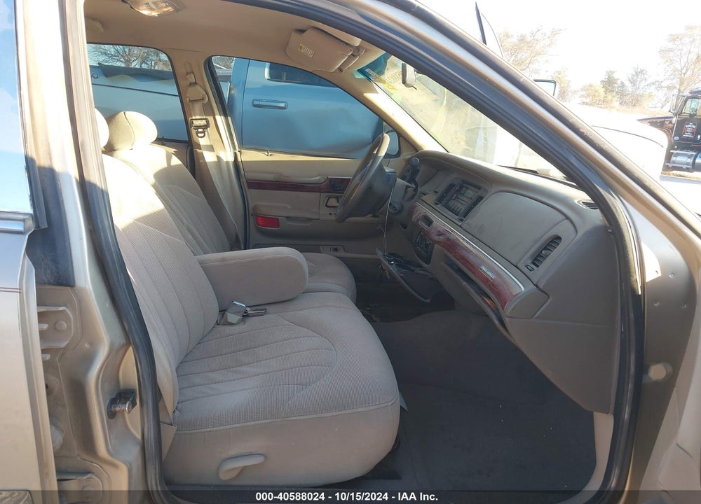 2000 MERCURY GRAND MARQUIS GS VIN: 2MEFM74W4YX607908