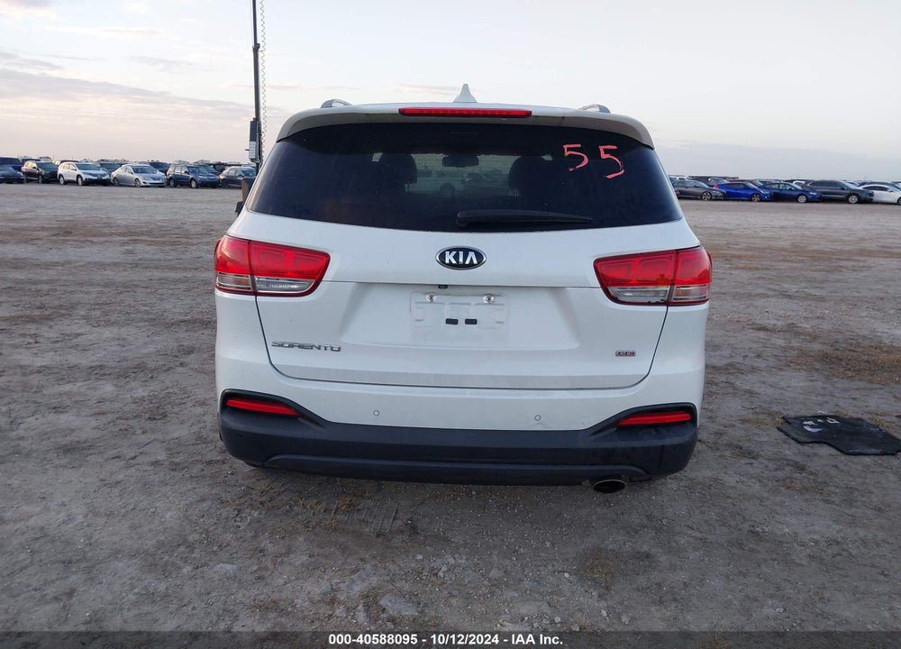 2018 KIA SORENTO 2.4L LX VIN: 5XYPG4A39JG404761