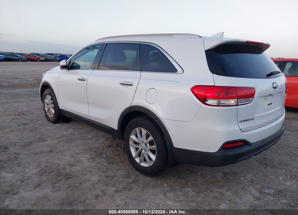 2018 KIA SORENTO 2.4L LX VIN: 5XYPG4A39JG404761