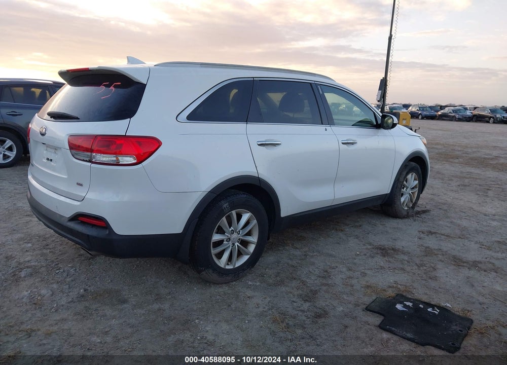 2018 KIA SORENTO 2.4L LX VIN: 5XYPG4A39JG404761