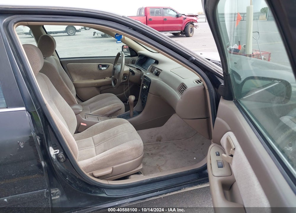 2000 TOYOTA CAMRY LE V6 VIN: 4T1BF22K2YU949678