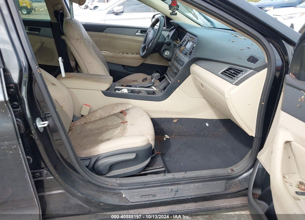 2015 HYUNDAI SONATA SE VIN: 5NPE24AF9FH174851