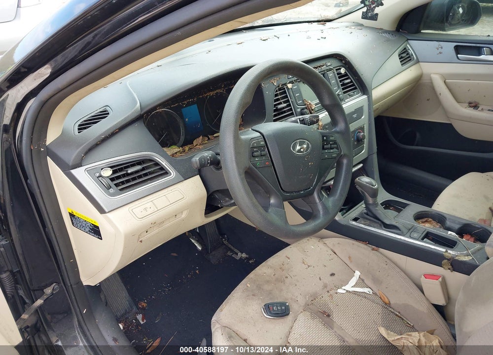 2015 HYUNDAI SONATA SE VIN: 5NPE24AF9FH174851