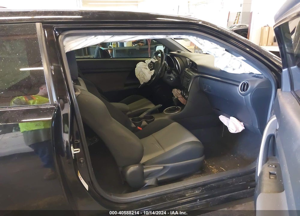 2014 SCION TC VIN: JTKJF5C72E3083180