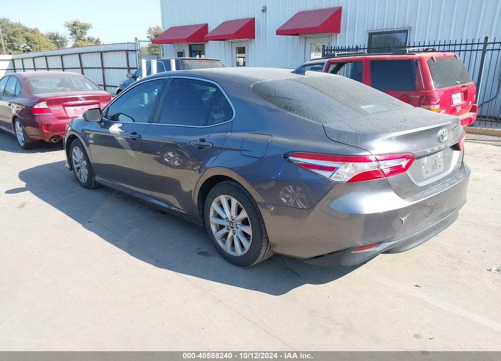 2019 TOYOTA CAMRY LE VIN: 4T1B11HK7KU689575