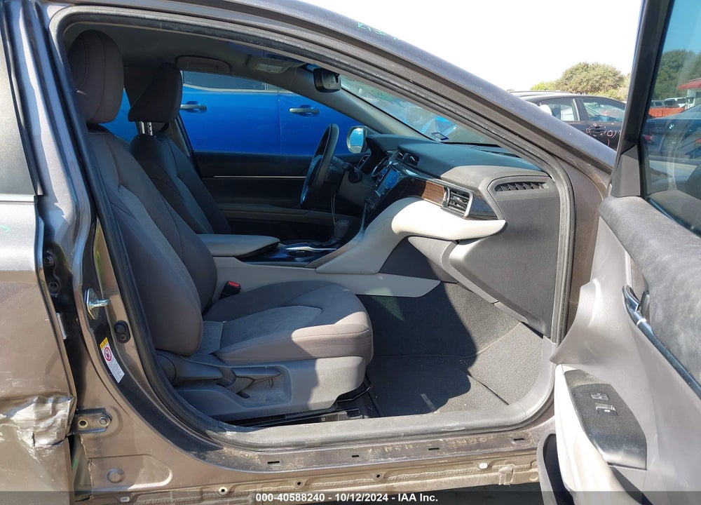 2019 TOYOTA CAMRY LE VIN: 4T1B11HK7KU689575
