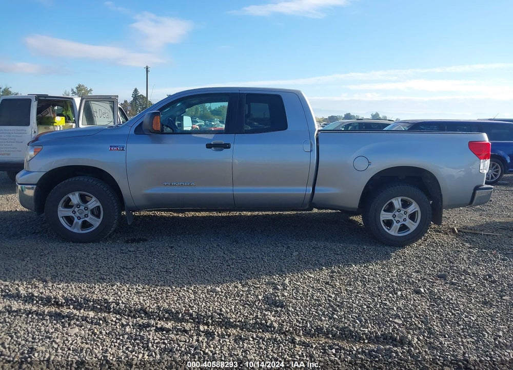 2011 TOYOTA TUNDRA GRADE 5.7L V8 VIN: 5TFUY5F16BX185804