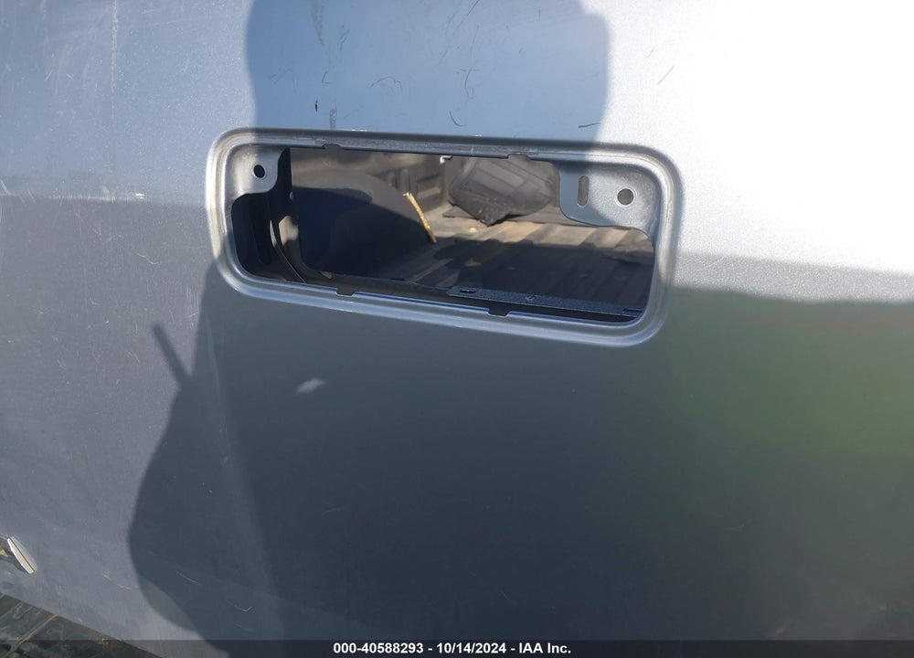 2011 TOYOTA TUNDRA GRADE 5.7L V8 VIN: 5TFUY5F16BX185804
