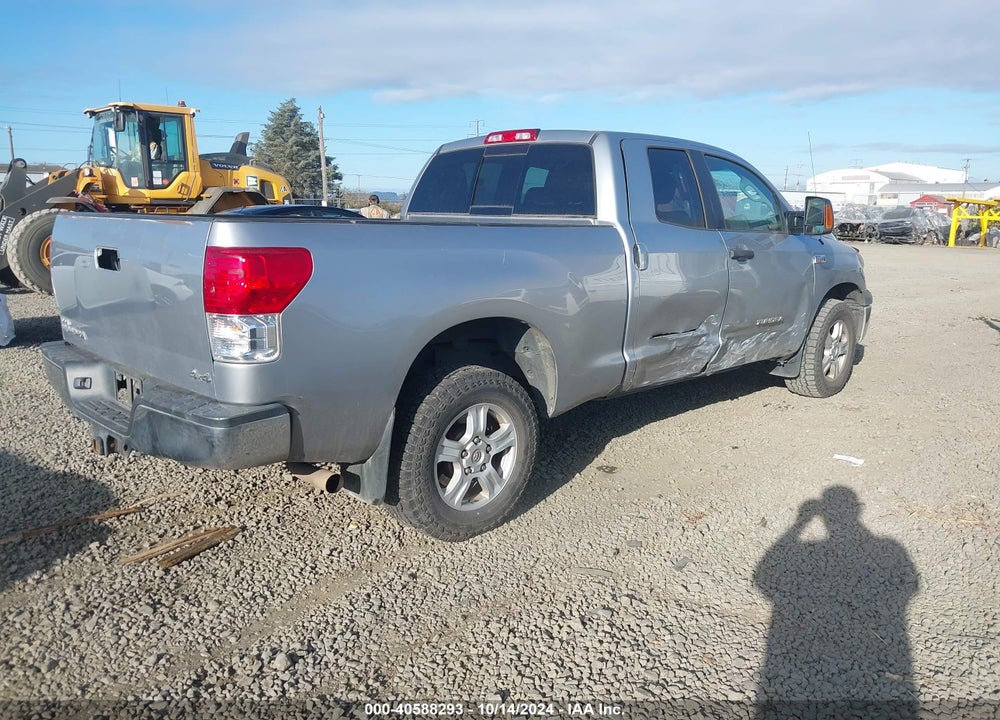2011 TOYOTA TUNDRA GRADE 5.7L V8 VIN: 5TFUY5F16BX185804