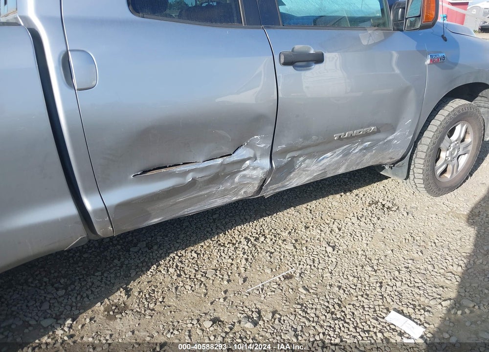 2011 TOYOTA TUNDRA GRADE 5.7L V8 VIN: 5TFUY5F16BX185804