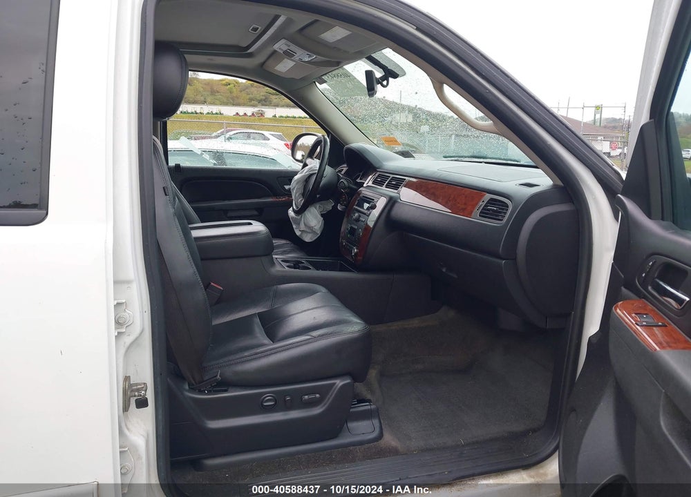 2013 CHEVROLET TAHOE VIN: 1GNSKBE06DR239827