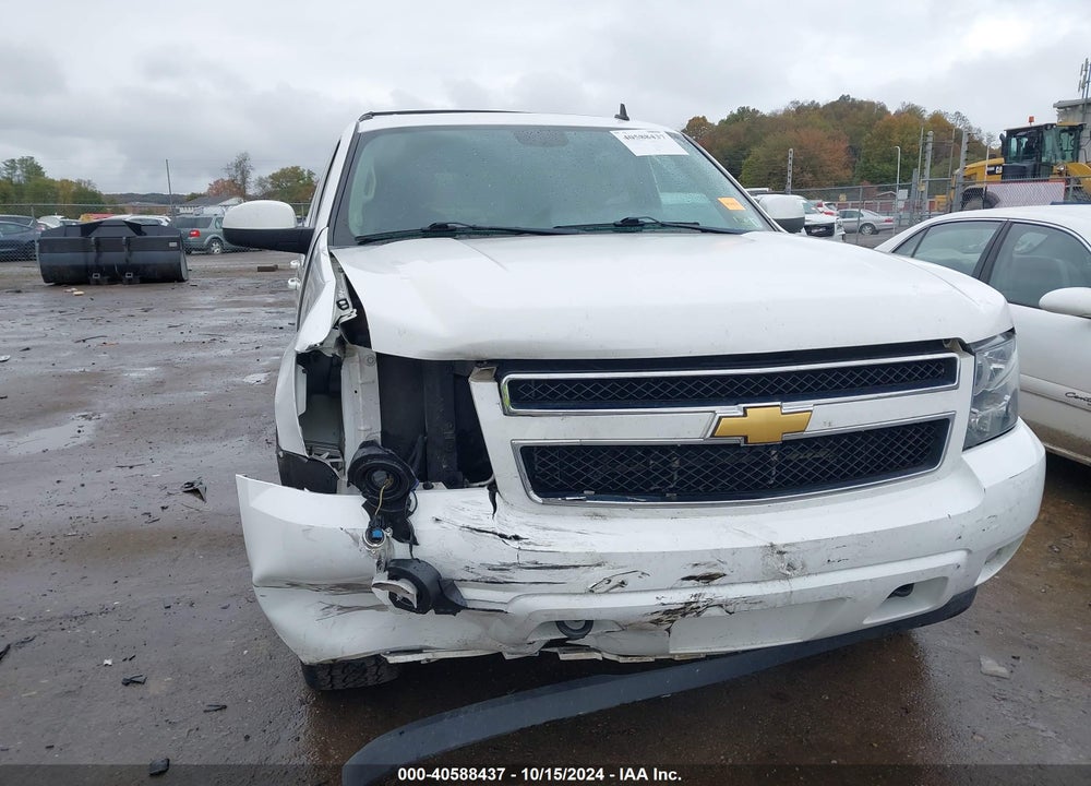 2013 CHEVROLET TAHOE VIN: 1GNSKBE06DR239827