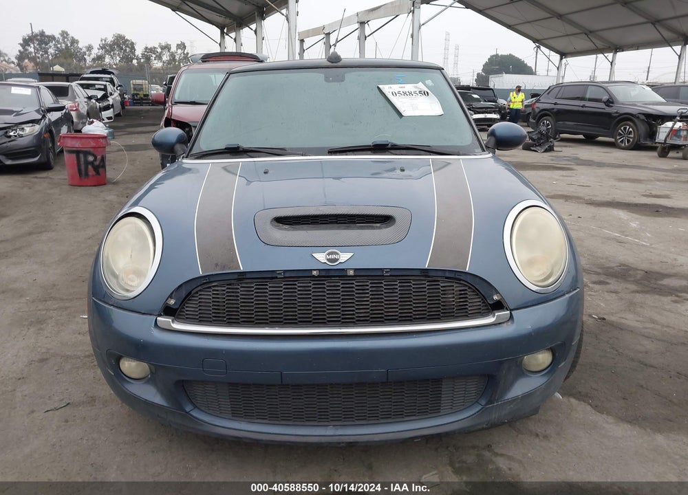 2010 MINI COOPER S VIN: WMWMS3C53ATY08800