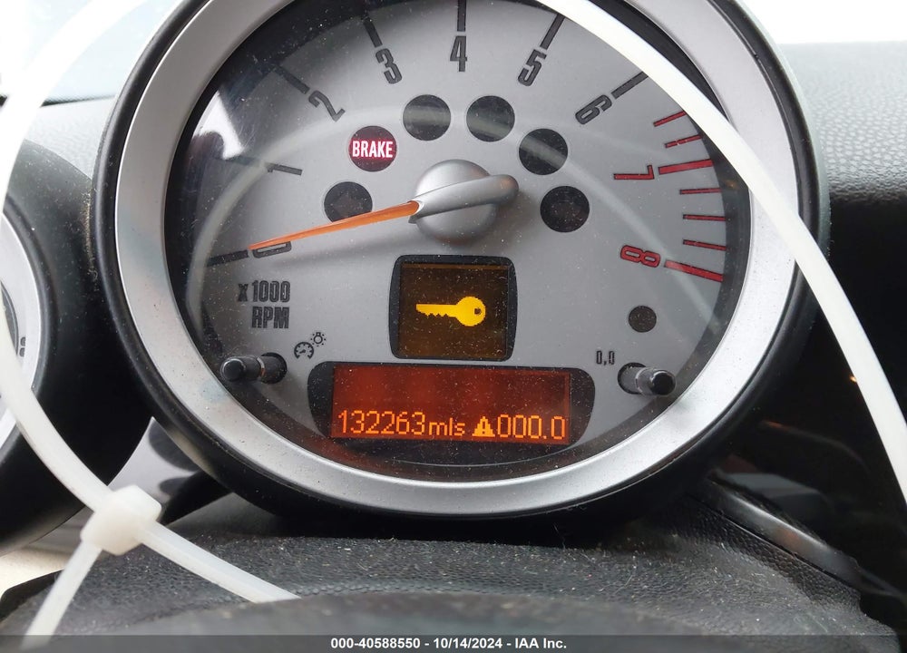 2010 MINI COOPER S VIN: WMWMS3C53ATY08800