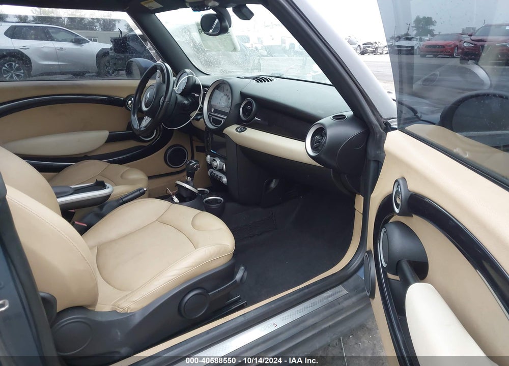 2010 MINI COOPER S VIN: WMWMS3C53ATY08800