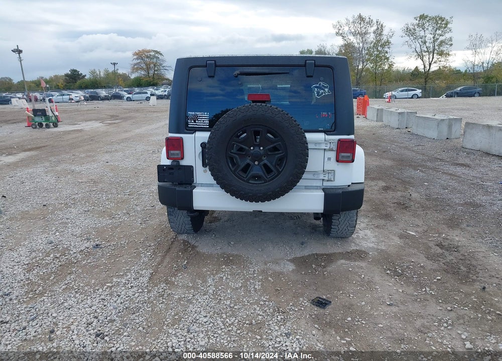 2016 JEEP WRANGLER UNLIMITED SAHARA VIN: 1C4BJWEG4GL172135