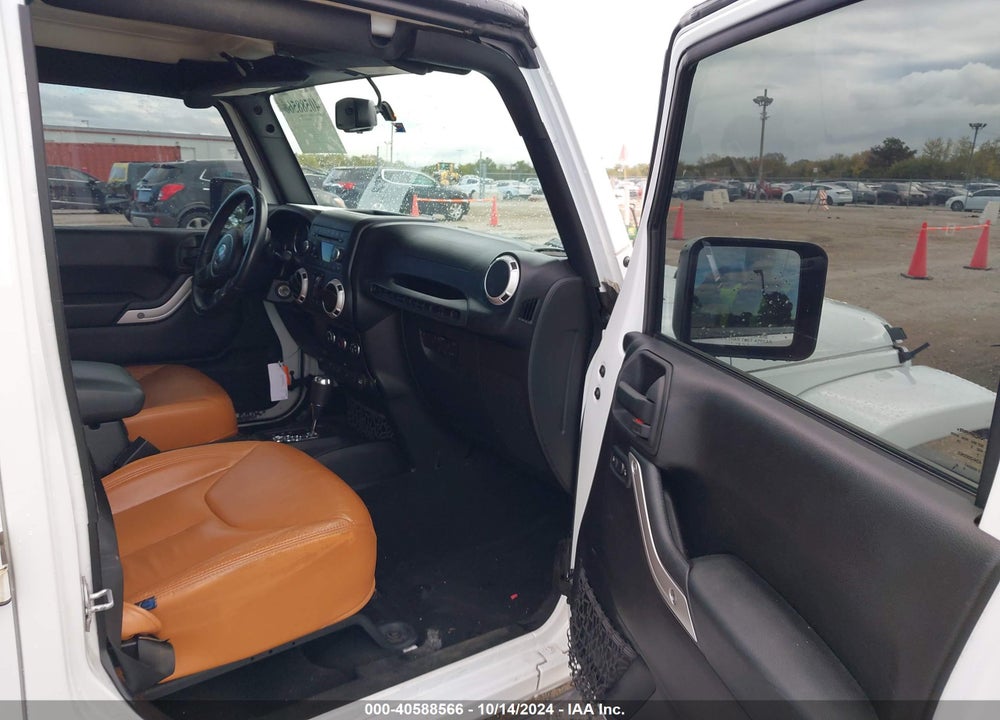 2016 JEEP WRANGLER UNLIMITED SAHARA VIN: 1C4BJWEG4GL172135