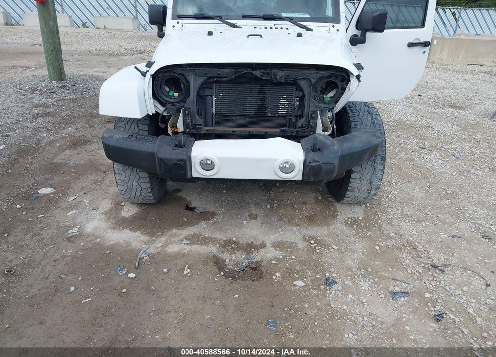 2016 JEEP WRANGLER UNLIMITED SAHARA VIN: 1C4BJWEG4GL172135
