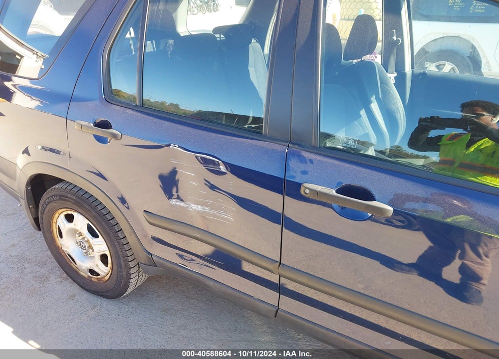 2005 HONDA CR-V LX VIN: SHSRD78555U321618